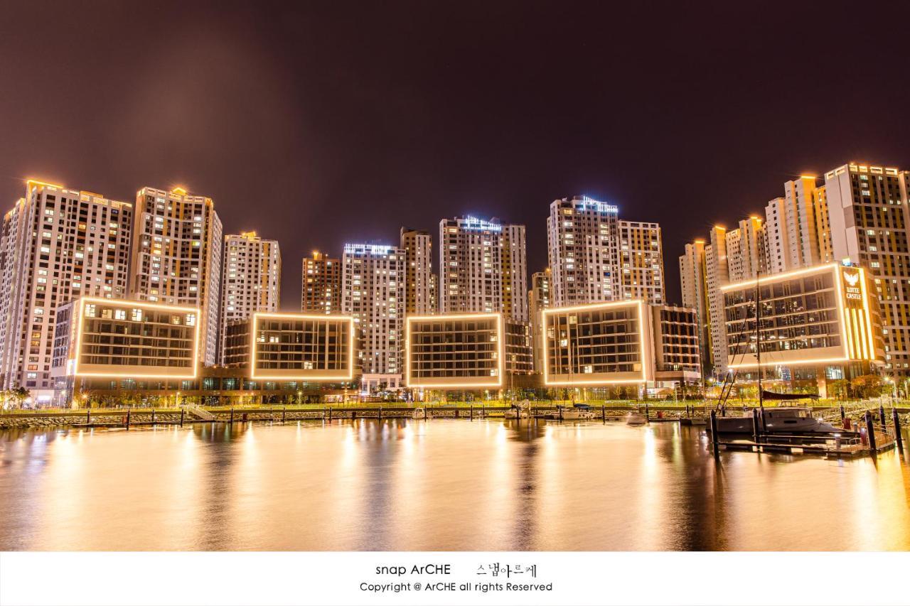 Lotte Castle Marina Aparthotel Yeosu Exteriör bild