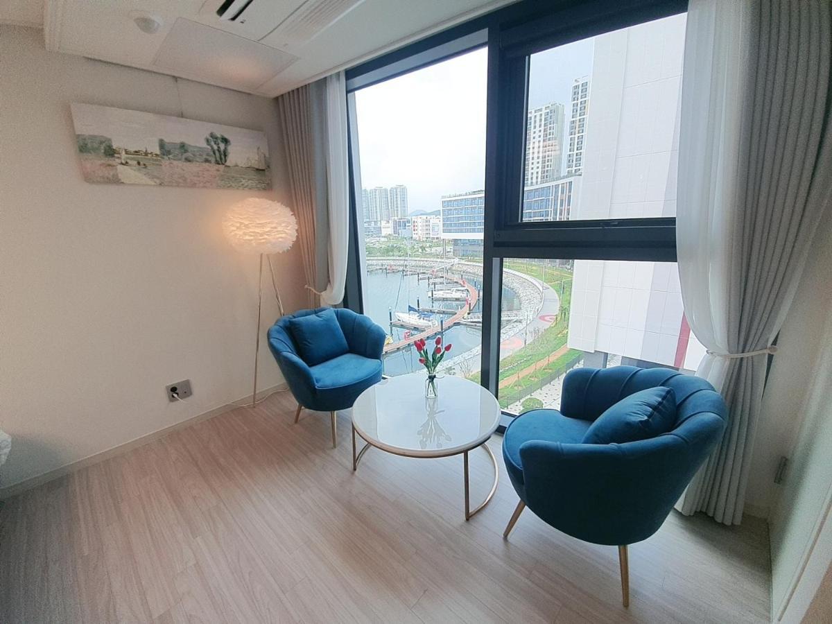 Lotte Castle Marina Aparthotel Yeosu Exteriör bild